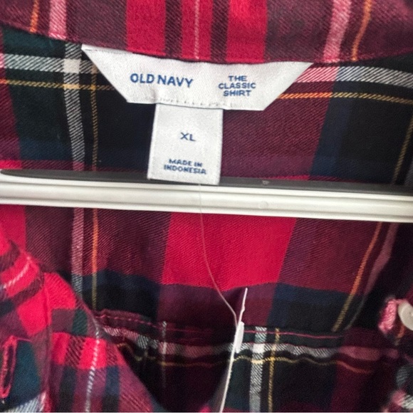 NWT Old Navy women's long-sleeve button-down shirt red plaid flannel pattern. - Picture 6 of 6